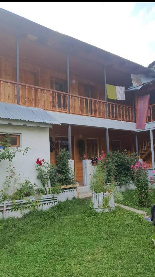 Guest House-Waterfall Chokhuldi Εξωτερικό φωτογραφία