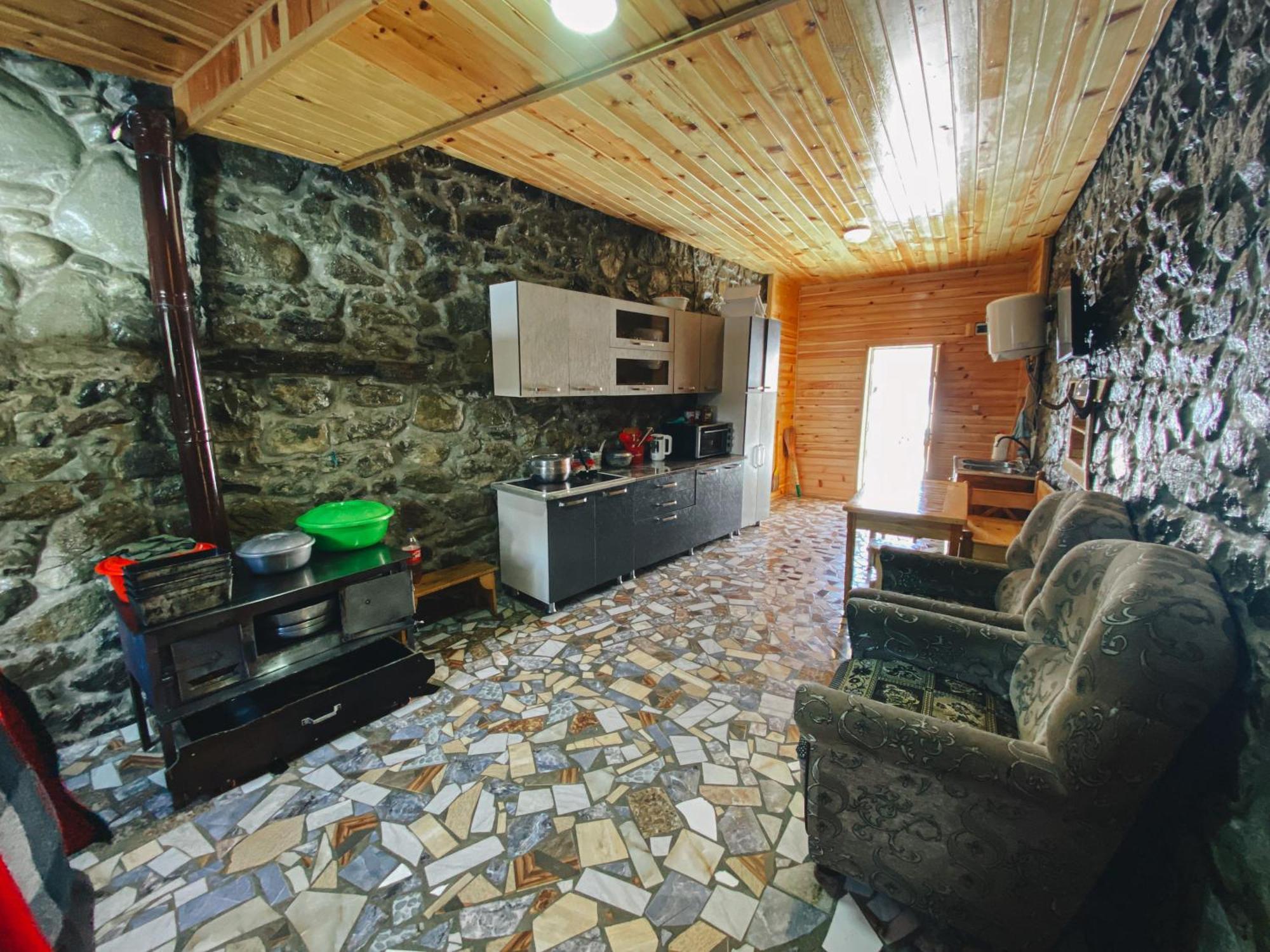 Guest House-Waterfall Chokhuldi Εξωτερικό φωτογραφία